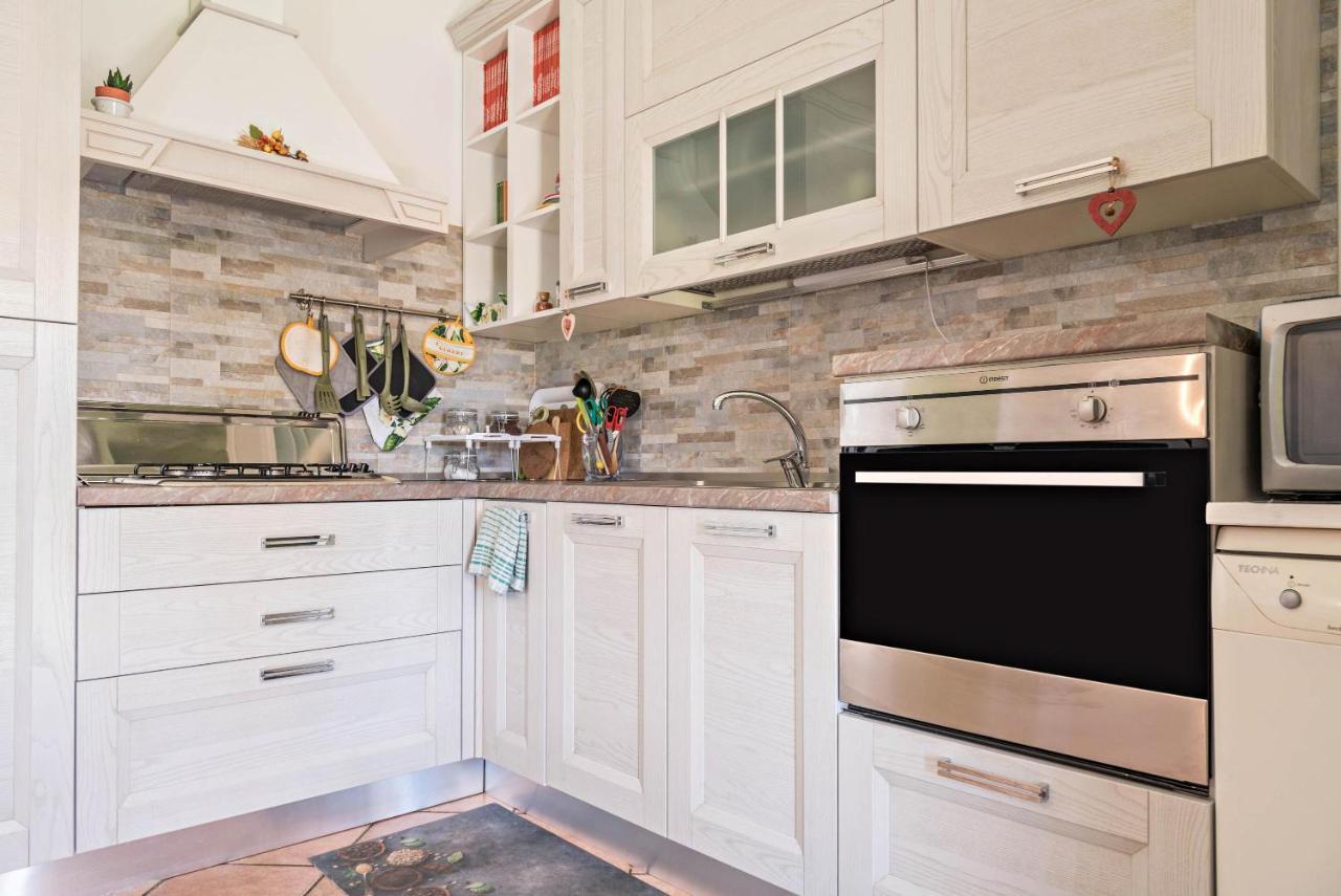 Tinas Yellow Home Leggiuno Εξωτερικό φωτογραφία