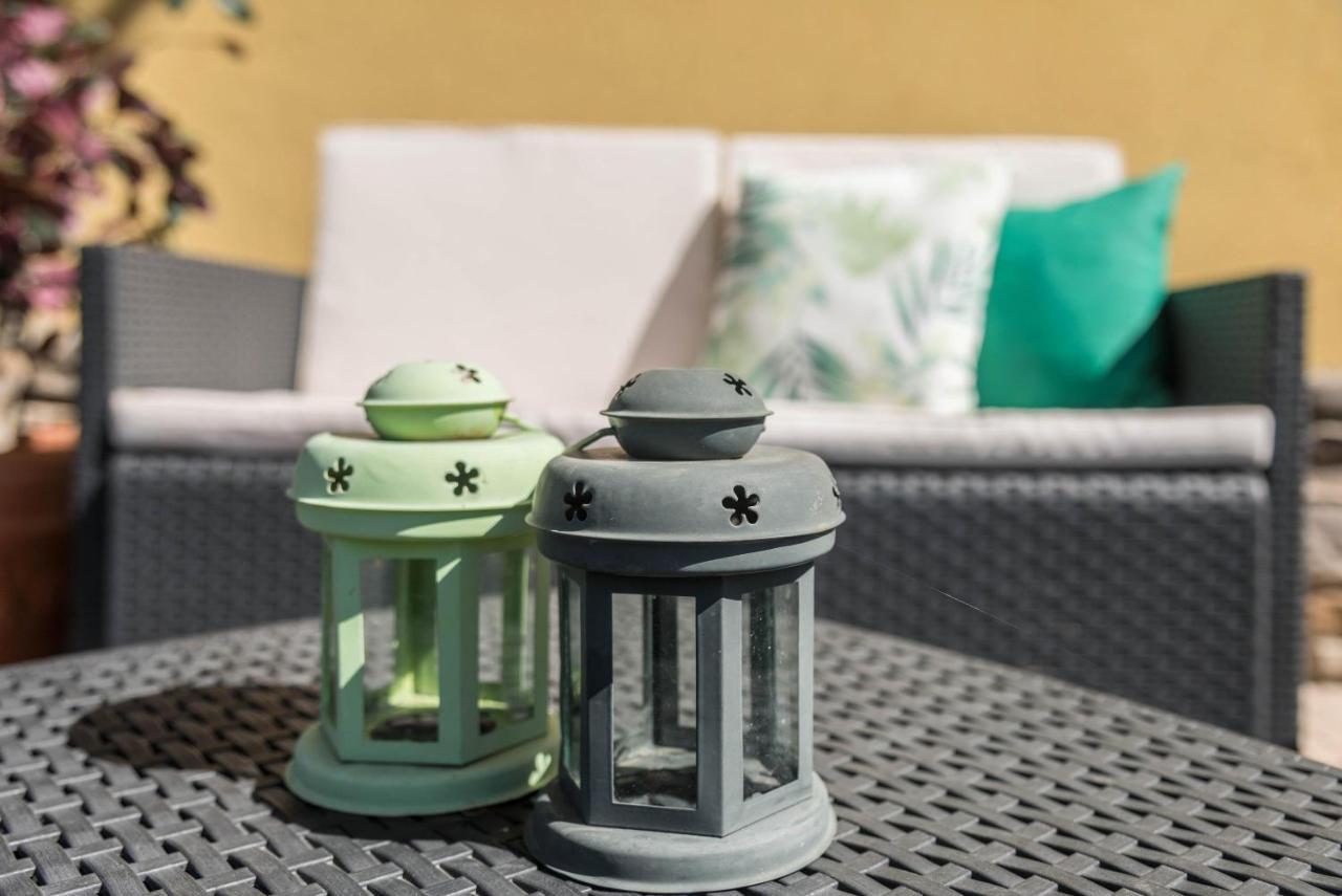 Tinas Yellow Home Leggiuno Εξωτερικό φωτογραφία